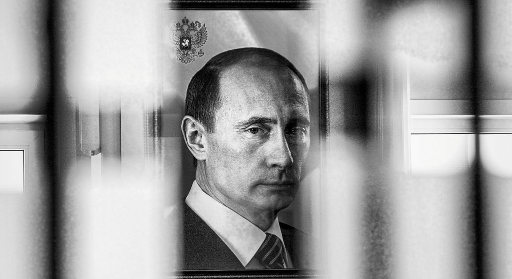 Putin se bojí výprasku na Ukrajině a zvyšuje sázky