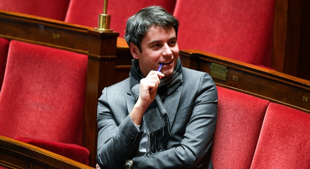 Ve Francii se rodí nová politická hvězda: čtyřiatřicetiletý premiér Attal