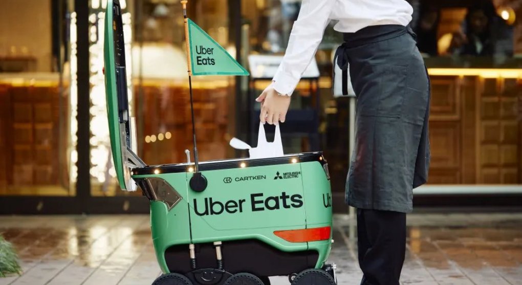 Uber Eats spojil síly s Mitsubishi. Flotila samořídících robotů bude rozvážet jídlo v Japonsku