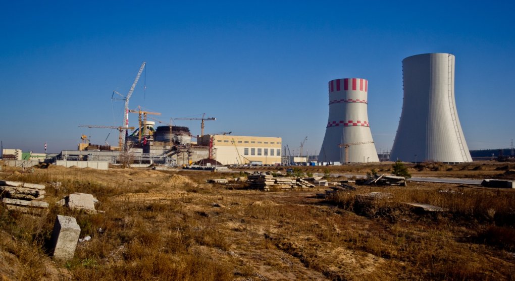 Předražené jaderné zdroje. Stavby reaktorů už desítky let nezlevňují