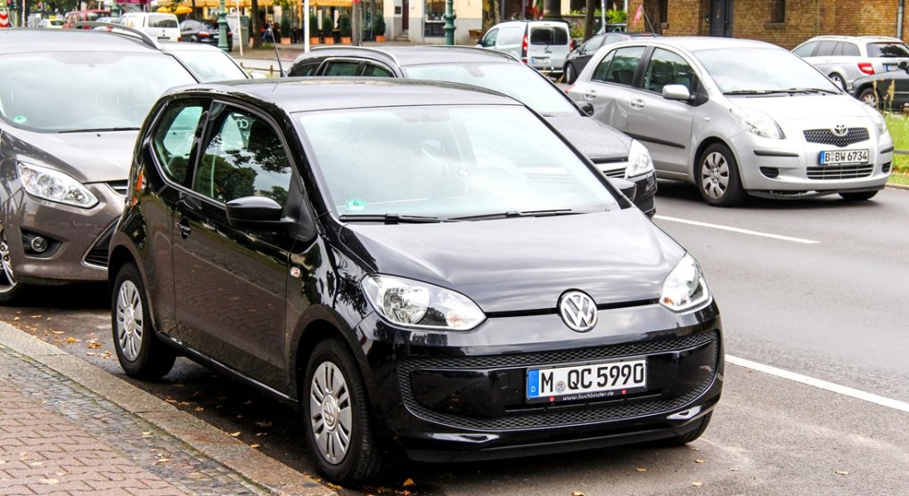 Brusel regulací „zabil“ výrobu malých a levných aut. Na trhu jich ubývá
