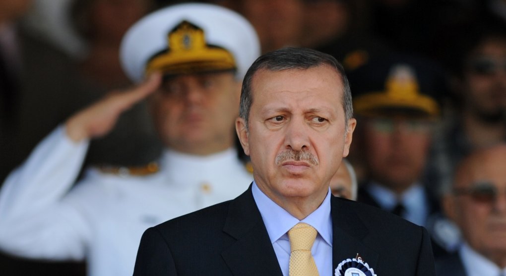 Spor v NATO. Erdoğan varuje Řeky před militarizací Středomoří