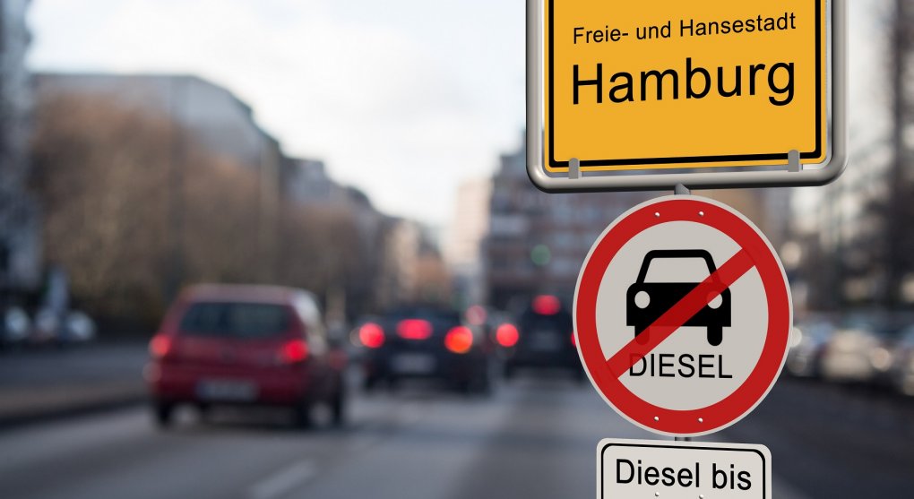 Hamburk zakázal špinavé diesely. Ovzduší to nepomohlo