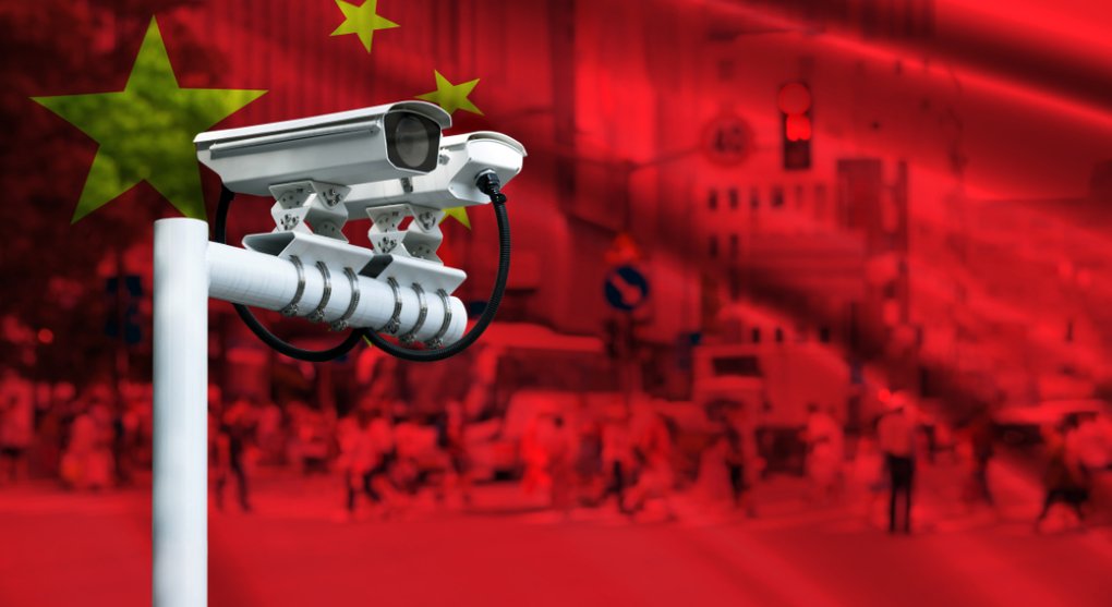 Peking přitvrzuje dohled: Čínské kvantové fondy zasáhla „černá labuť“
