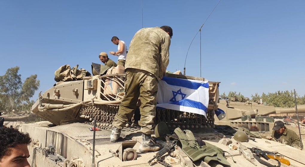 Izrael zvyšuje daně i zadlužení, aby mohl více zbrojit