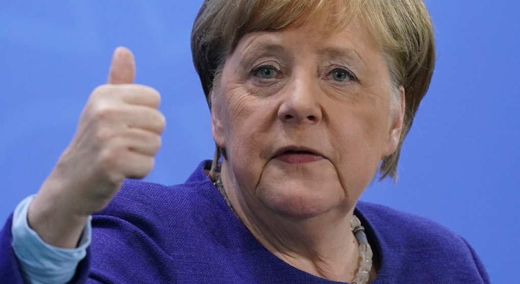 Tlak autoprůmyslu na Merkelovou sílí, šrotovné ale zatím neprošlo