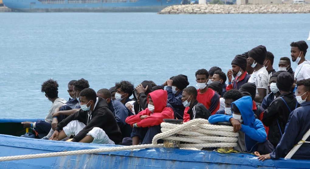 Evropa platí dalším zemím, aby zadržely migranty. Migrační outsourcing ale vyvolává kritiku