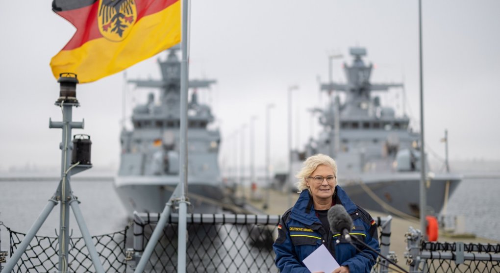 Po letech úpadku německé námořnictvo slaví. Pokřtilo novou korvetu
