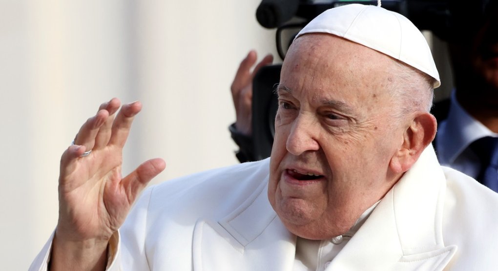 Papež „Chcimír“ František navrhl, aby se Ukrajina vzdala Rusku. Rozpoutal tím peklo