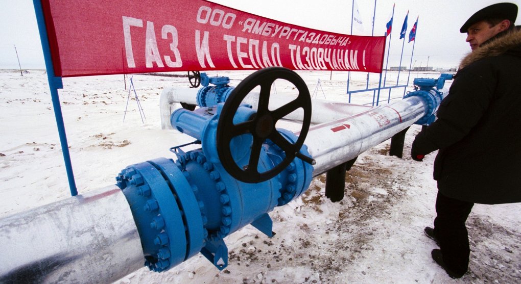Rusko plyn ani ropu do Česka dodávat nepřestane