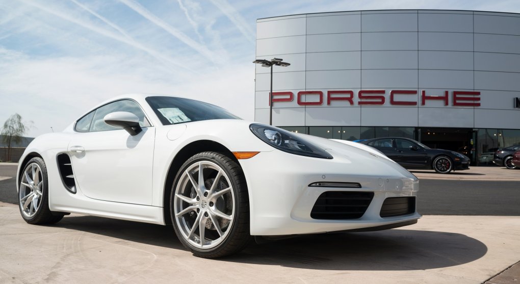 Porsche chce zachránit spalovací motor umělým palivem
