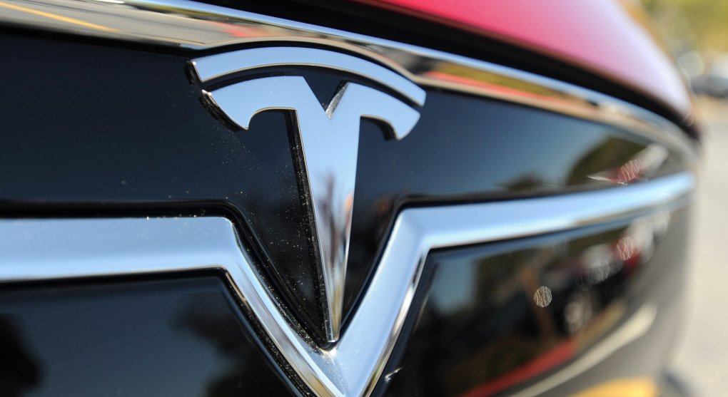 Pokrytecká elektromobilita. Tesla vydělává na prodeji „odpustků“