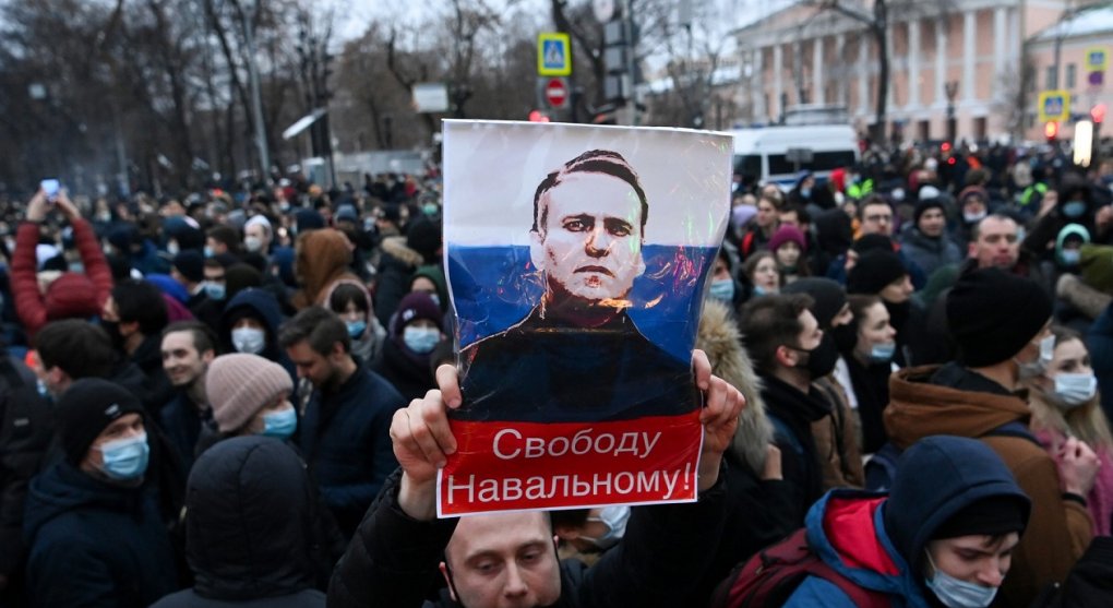 Navalnyj zabodoval, ale Putin stále bezpečně vede