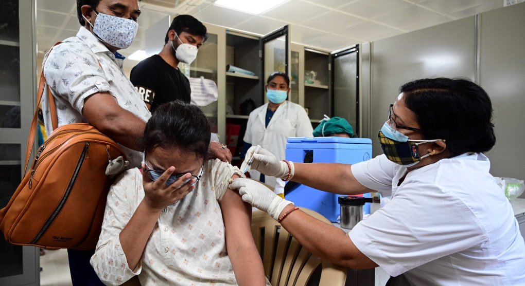 Covidová katastrofa v Indii. Dostatek vakcín jen tak nebude
