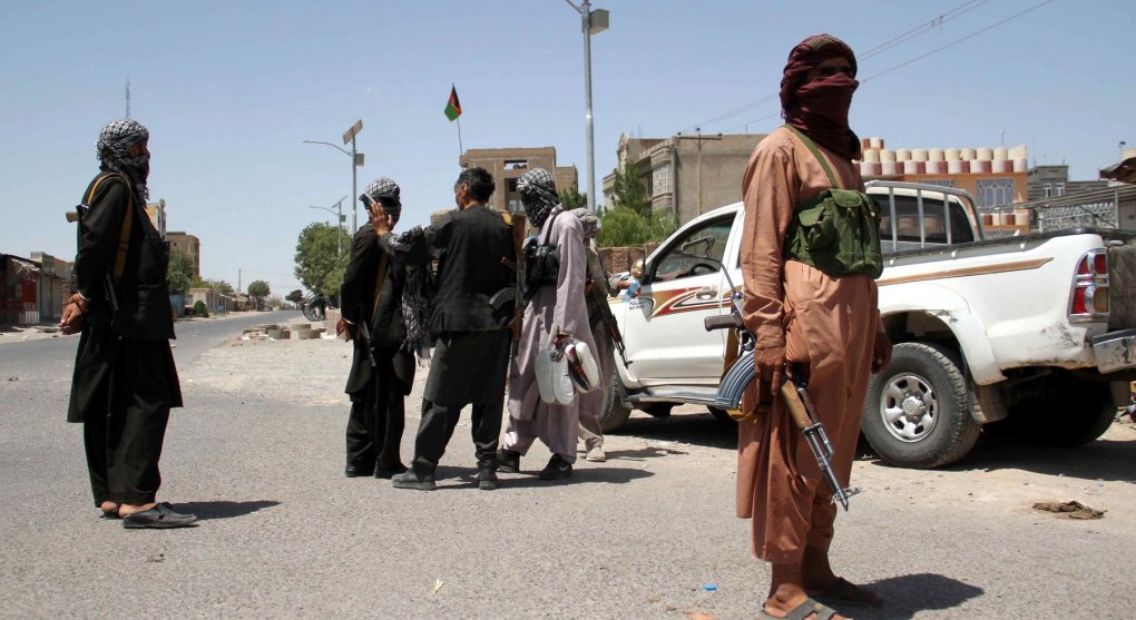 Tálibán rychle postupuje. Bojujte sami za sebe, vzkazuje Afgháncům Biden
