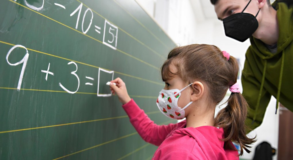 Začleňování ukrajinských dětí do škol zvýraznilo téma duševního zdraví. Každé sedmé dítě má psychické problémy
