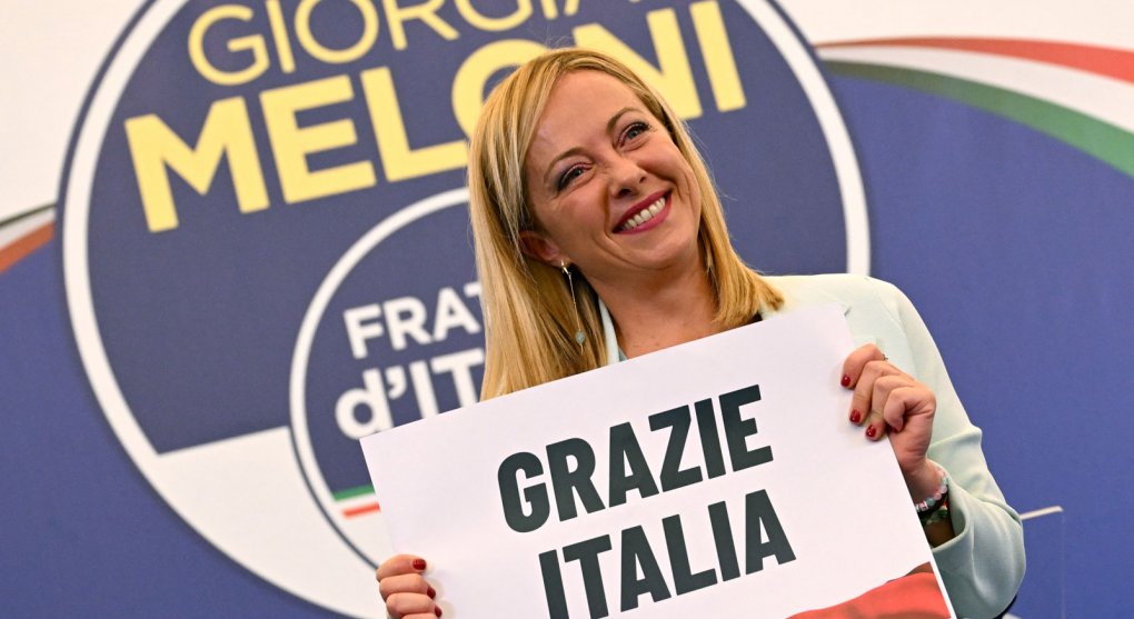 Neofašistka, nebo postfašistka? Kdo je budoucí italská premiérka Meloniová a co od ní čekat