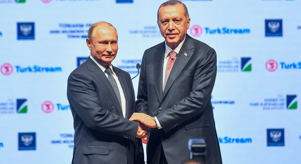 Proč Turecko nadbíhá ruským oligarchům?
