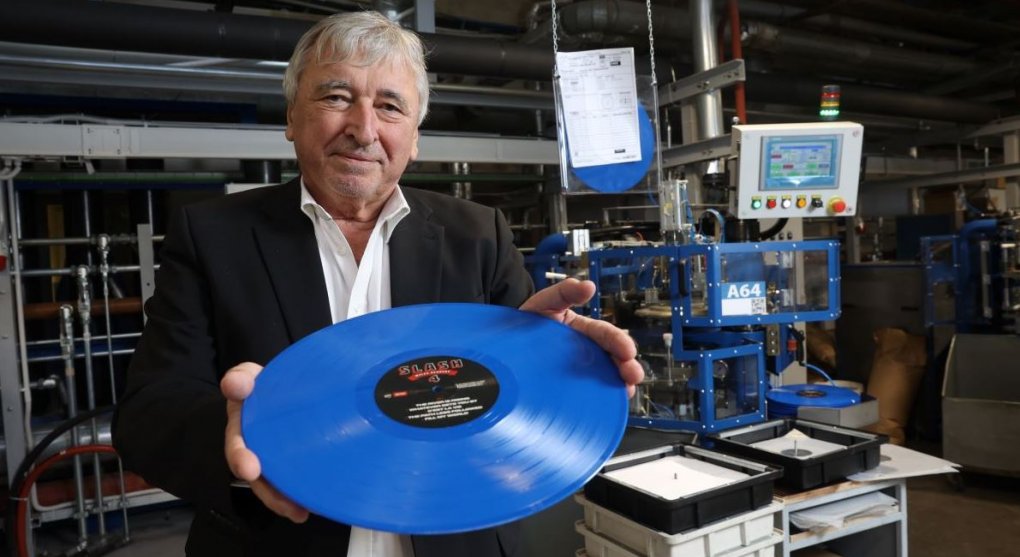 Světový král vinylových desek je z Česka, teď otevřel třetí lisovnu v Severní Americe