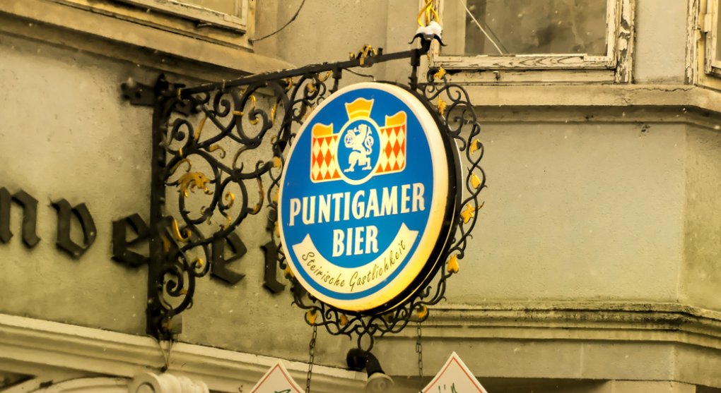 Velká pivní krádež. Zaměstnanci rakouského pivovaru nakradli pivo za 1,7 milionu eur