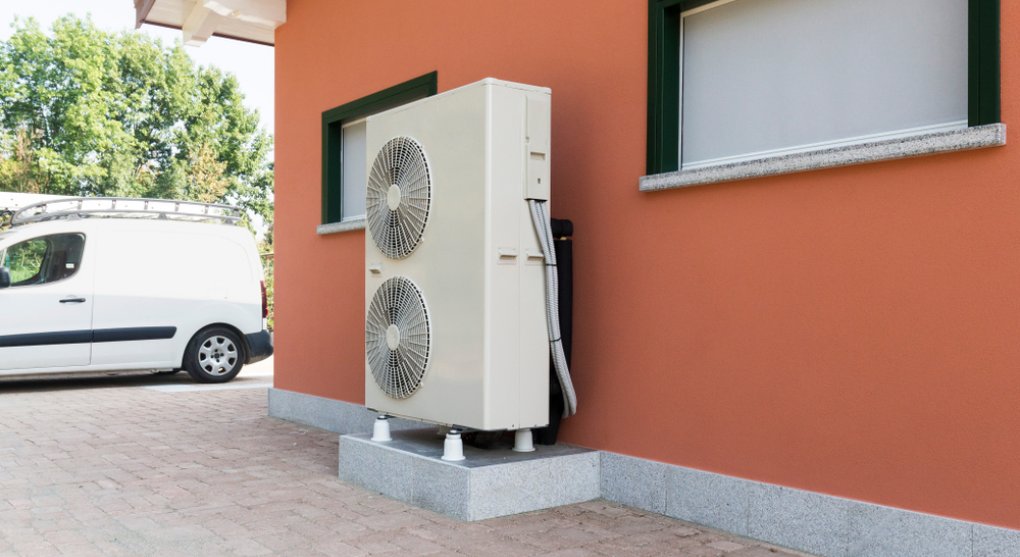 Zájem o tepelná čerpadla trhá rekordy, na instalace se čeká až do příštího roku