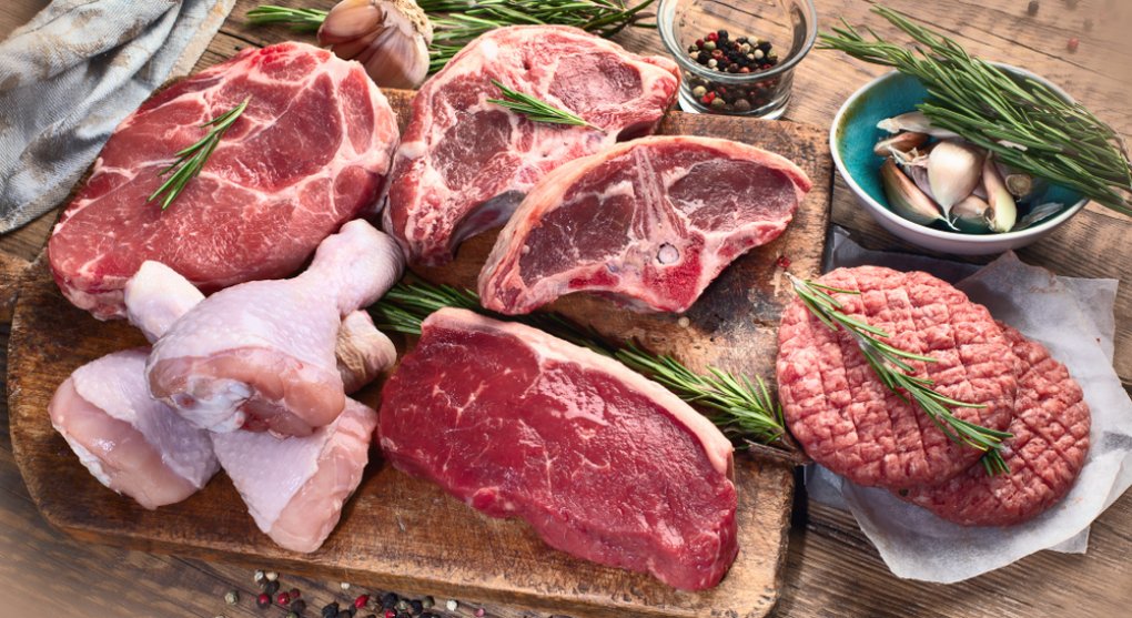 Češi nejí maso: Jeho produkce loni klesla na nejnižší úroveň od roku 2000