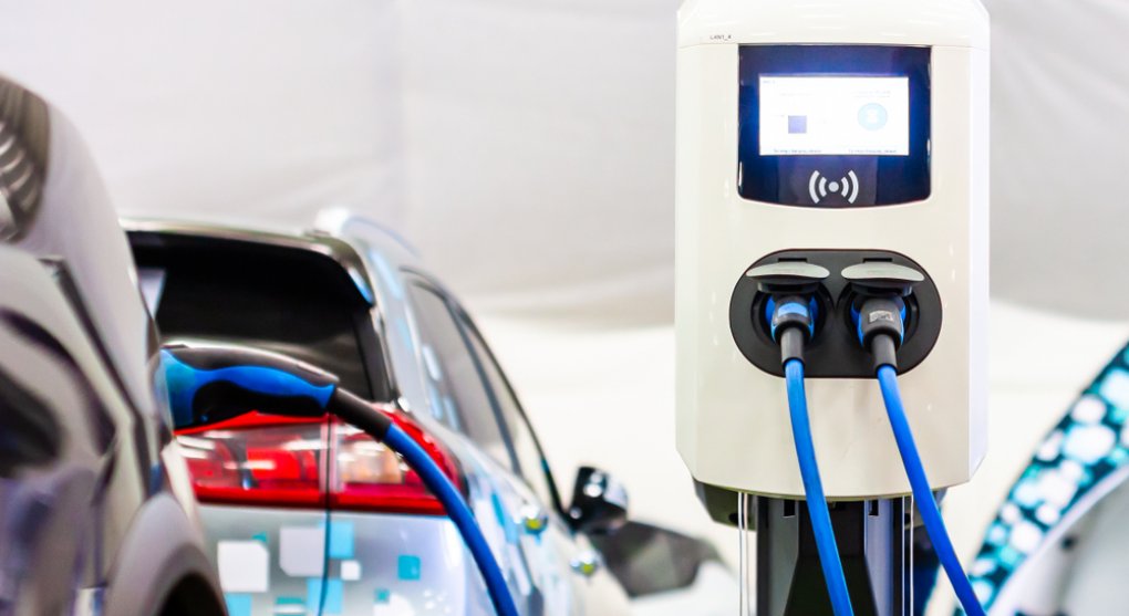 Jsou elektromobily ekologičtější než auta se spalovacím motorem? Záleží, jak to měříte