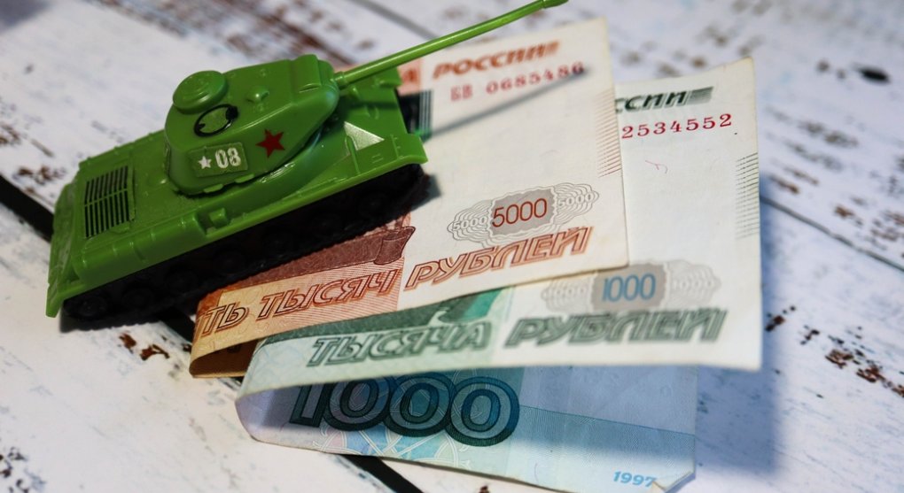 Potěmkinův rubl. Jak je možné, že se ruská měna zmátořila z propadu?