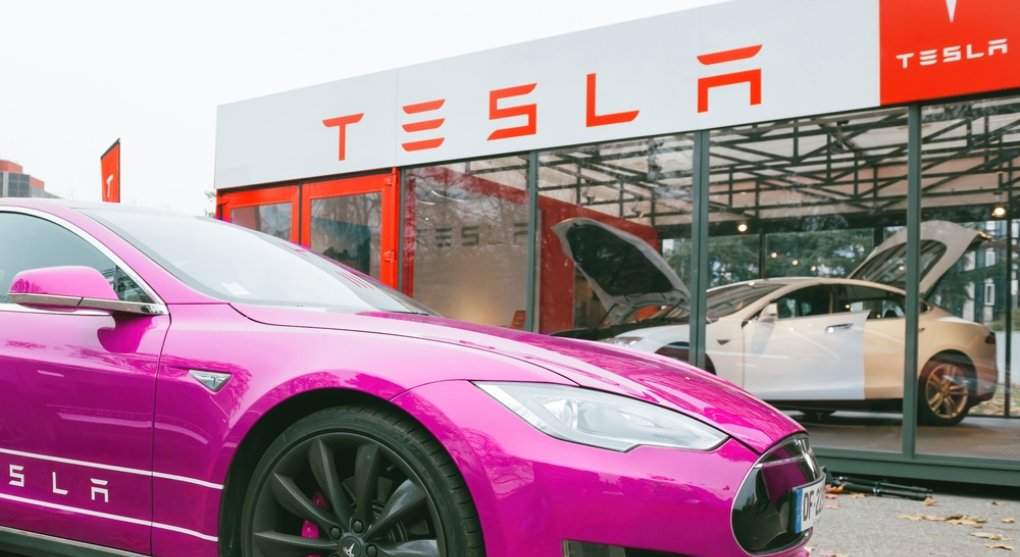 Den zúčtování: Tesla přišla během jediného dne o osmdesát miliard dolarů