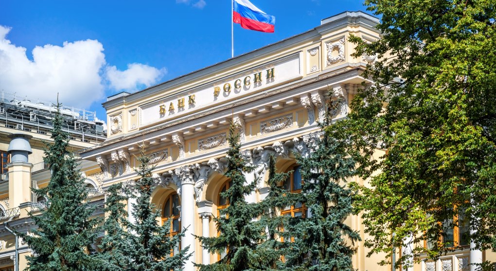 Ruská centrální banka zastavila zvyšování úroků na 16 procentech. Je to dočasné, věří Putin