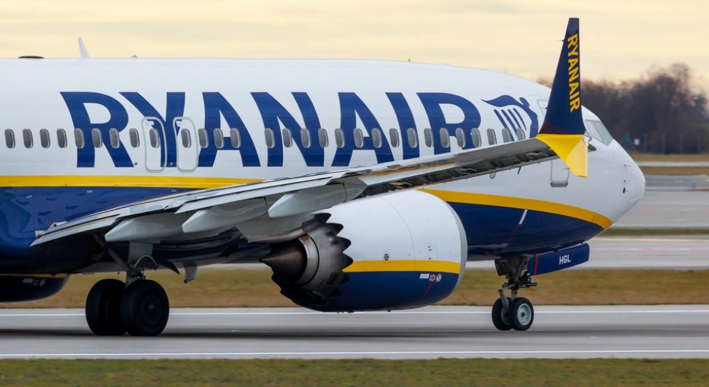 Aerolinkám Ryanair klesl čtvrtletní zisk o 93 procent