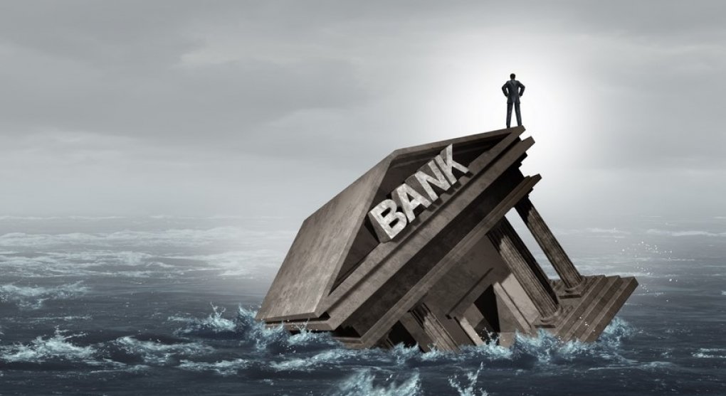 Komentář: Kdy je lepší banky zachraňovat a kdy nechat padnout?