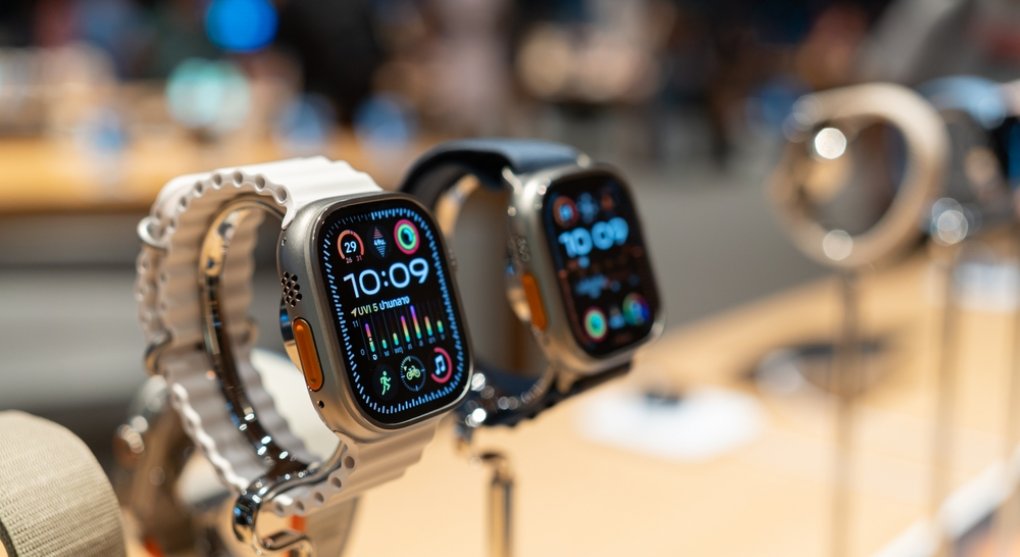 Apple ustoupil, bude prodávat hodinky bez monitorování kyslíku v krvi