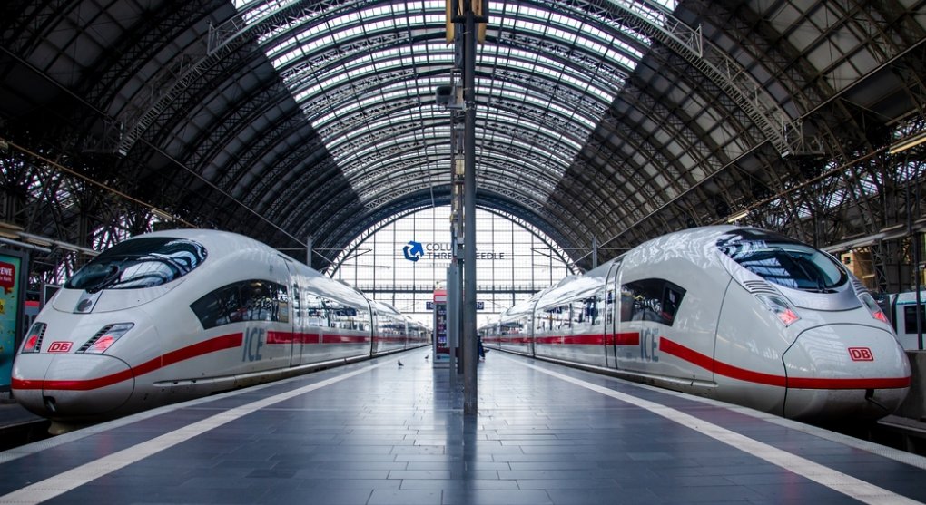 Cestující v Německu jsou ze stávky strojvedoucích unaveni, chtějí vlaky zpět