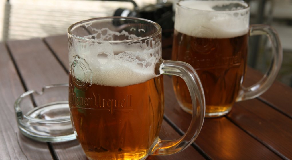Pivo v Praze už za sedmdesát korun a více. Restaurace zdražují kvůli DPH