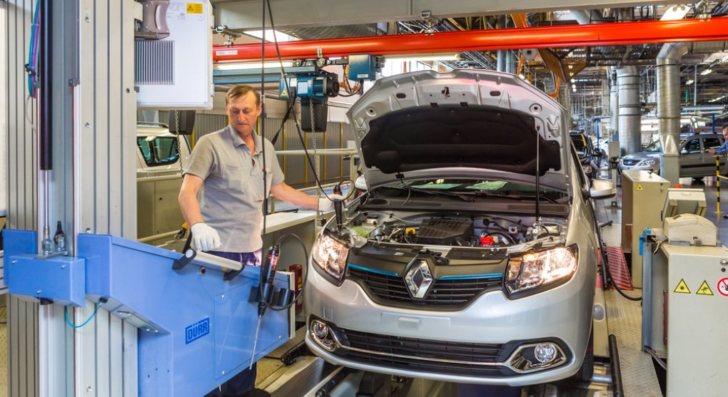„Přestaňte nám diktovat.“ Šéf Renaultu varuje Evropany před tragédií jejich autoprůmyslu