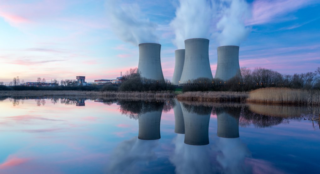 Velký návrat k jádru: Británie chce postavit další jadernou elektrárnu za třicet miliard liber