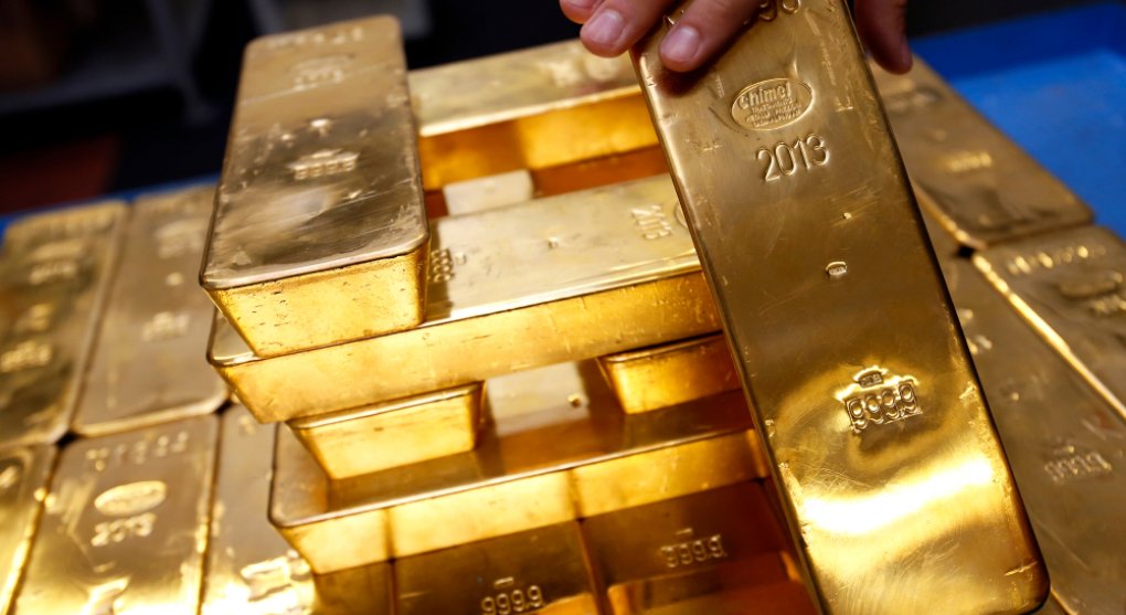 ČNB nakupuje zlato ve velkém. Proč se do něj centrální banky zamilovaly?