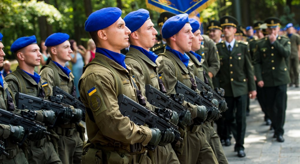 Ukrajina potřebuje podpořit armádu, dobrovolníky verbuje do Národní gardy